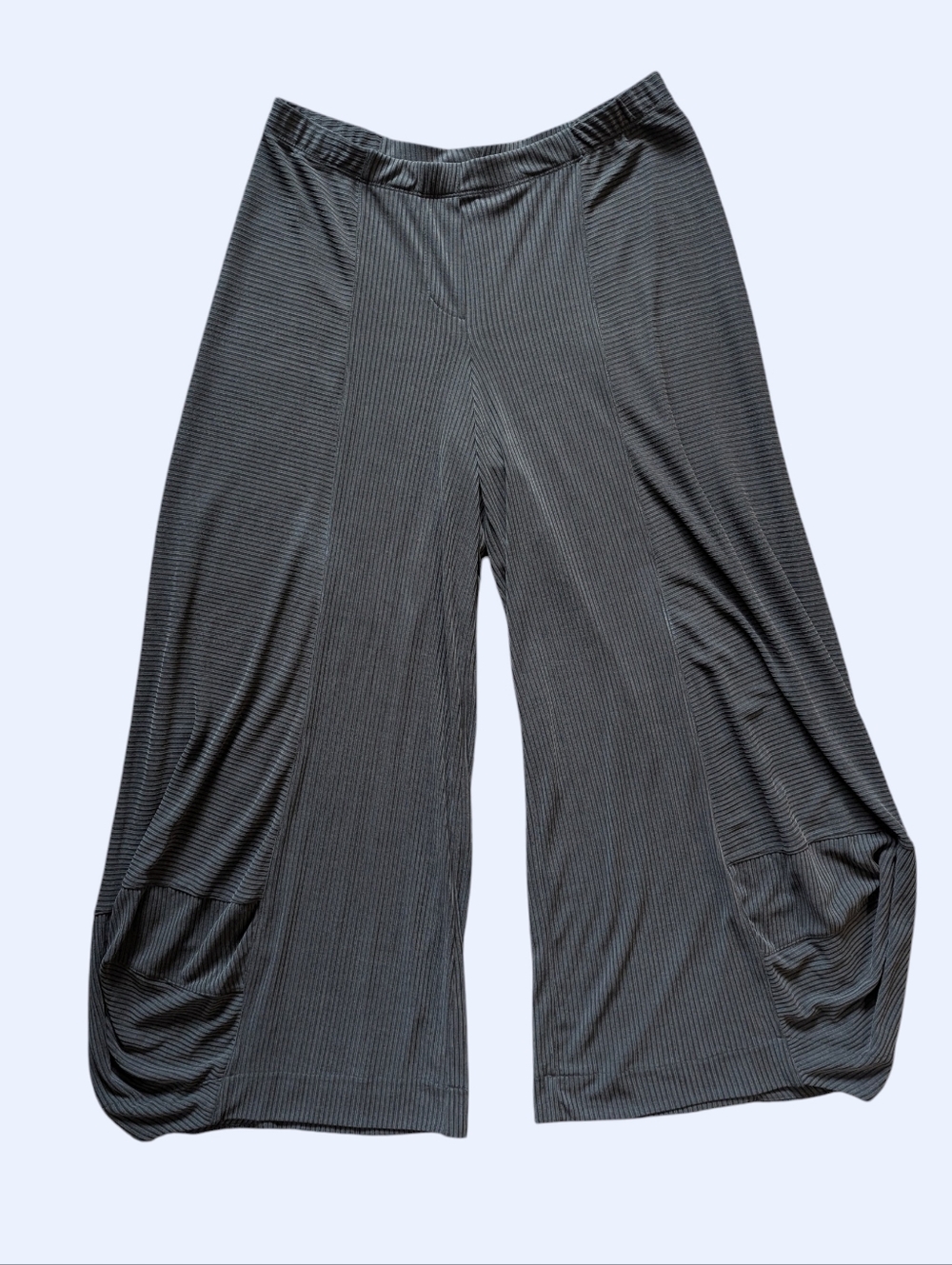 Alembika Women's Wide-Leg Ribbed Palazzo Pants in Charcoal - Picture 5 of 17